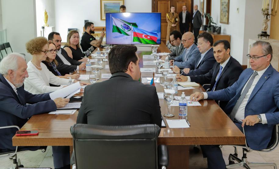Governador recebe embaixador do Azerbaijão e destaca potenciais produtivos do Paraná