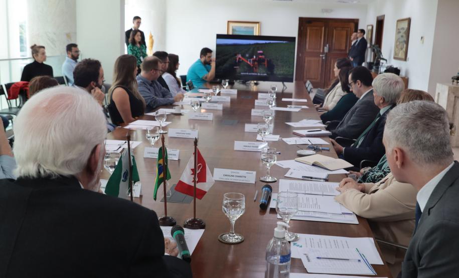 Darci Piana apresenta potenciais econômicos do Paraná à cônsul-geral do Canadá