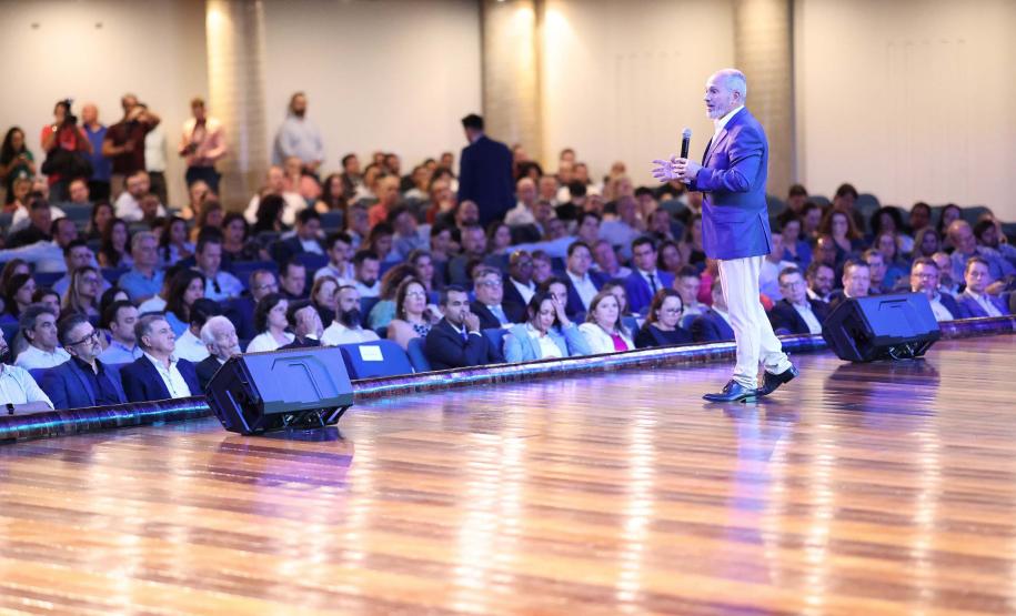 Com palestra de Paulo Hartung, Governo do Paraná retoma ciclo de encontros com especialistas