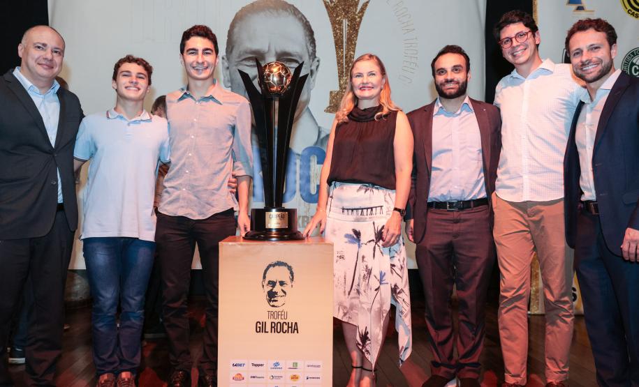 Troféu Gil Rocha será entregue ao campeão paranaense em transmissão da Paraná Turismo