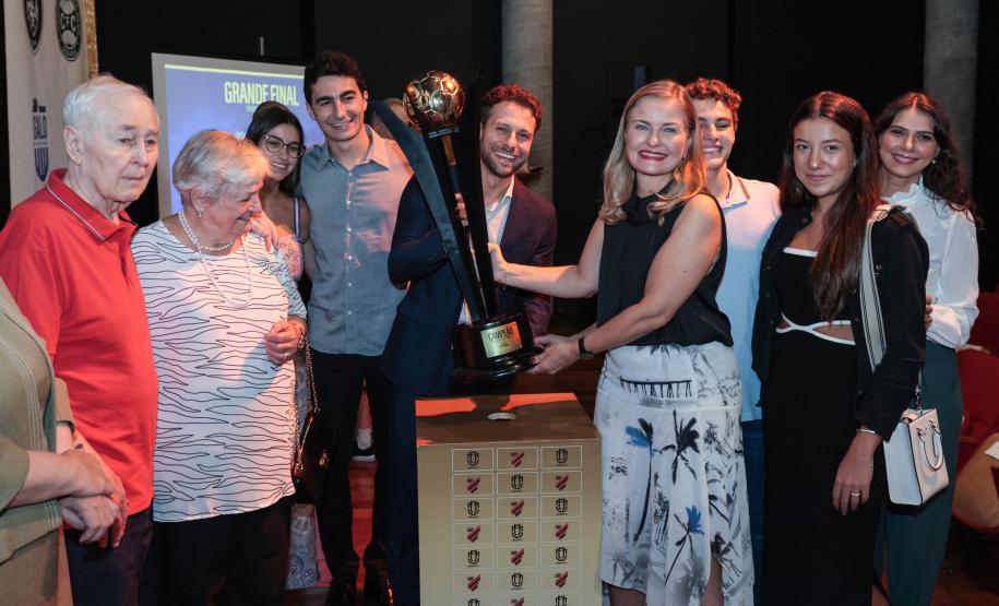 Troféu Gil Rocha será entregue ao campeão paranaense em transmissão da Paraná Turismo