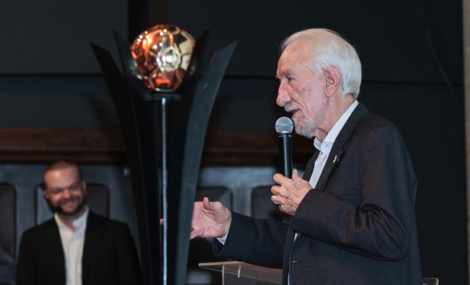 Troféu Gil Rocha será entregue ao campeão paranaense em transmissão da Paraná Turismo