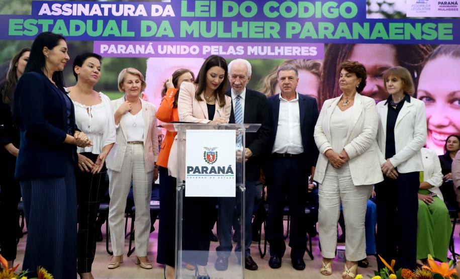 Governo do Estado institui Código de Defesa dos Direitos da Mulher Paranaense