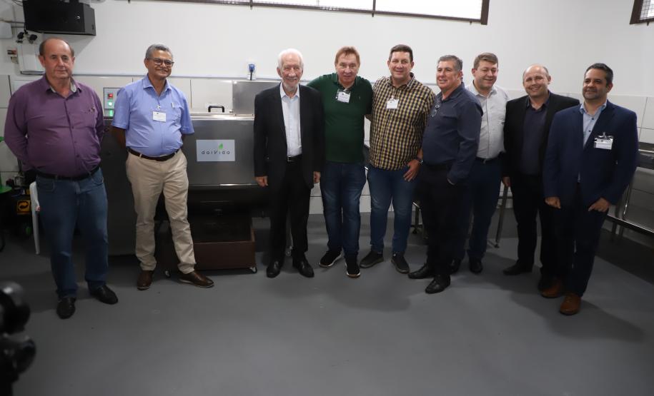 Tecnologia verde: Piana conhece máquina de compostagem acelerada em Tijucas do Sul