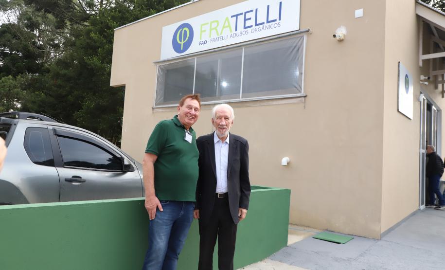 Tecnologia verde: Piana conhece máquina de compostagem acelerada em Tijucas do Sul