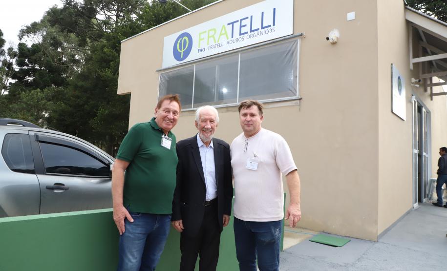 Tecnologia verde: Piana conhece máquina de compostagem acelerada em Tijucas do Sul