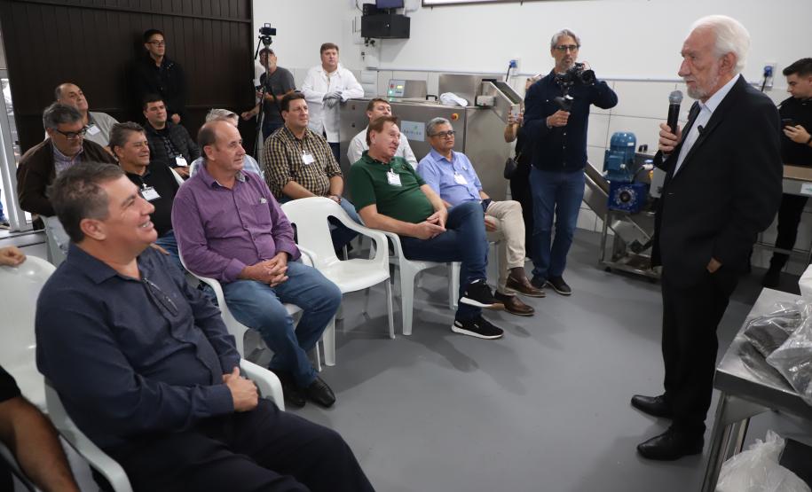 Tecnologia verde: Piana conhece máquina de compostagem acelerada em Tijucas do Sul