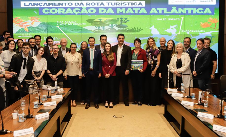 Governo do Paraná e Airbnb lançam rota para promover turismo sustentável no Litoral