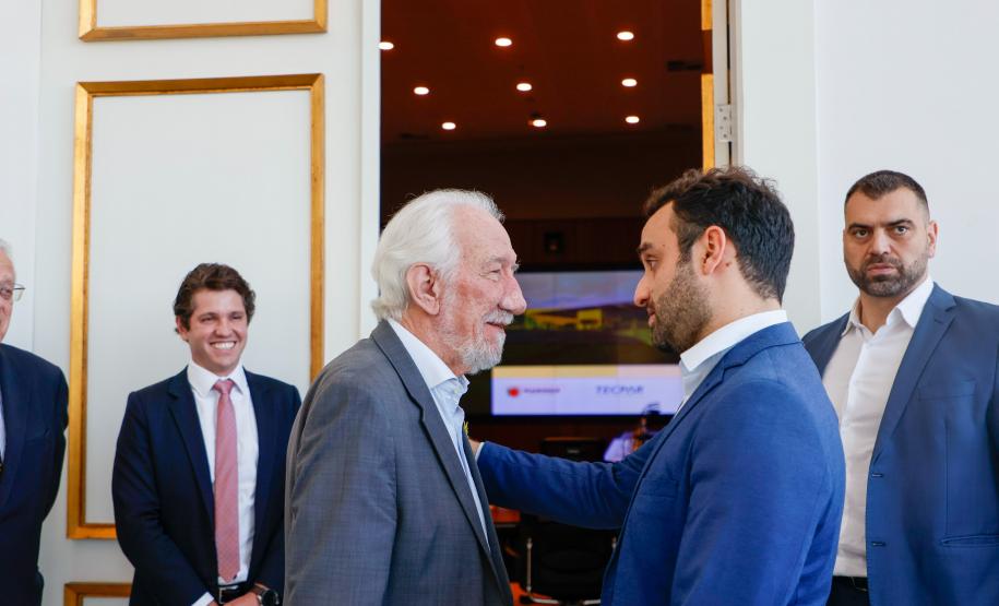 Paraná firma acordo com fábrica de produtos nutricionais para o parque tecnológico de Maringá