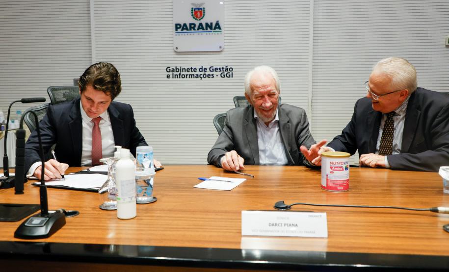 Paraná firma acordo com fábrica de produtos nutricionais para o parque tecnológico de Maringá
