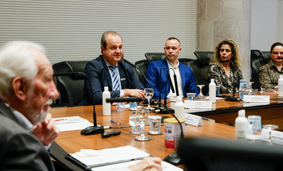 Paraná firma acordo com fábrica de produtos nutricionais para o parque tecnológico de Maringá