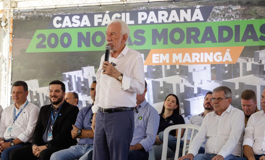 Com apoio do Estado, 200 moradores de Maringá ganham as chaves da casa própria