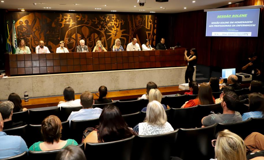 Em homenagem ao Dia da Enfermagem, Piana destaca importância da profissão