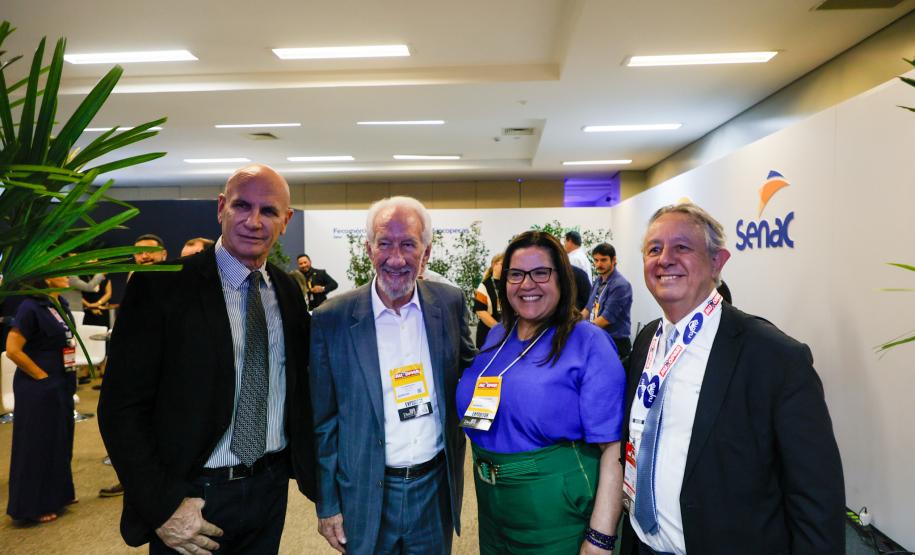 Darci Piana participa da abertura de uma das maiores feiras de autopeças da América Latina