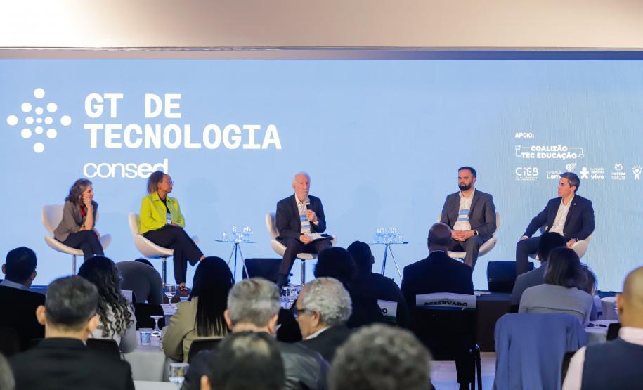 Piana destaca avanços do Paraná em evento que discute tecnologia no ensino público