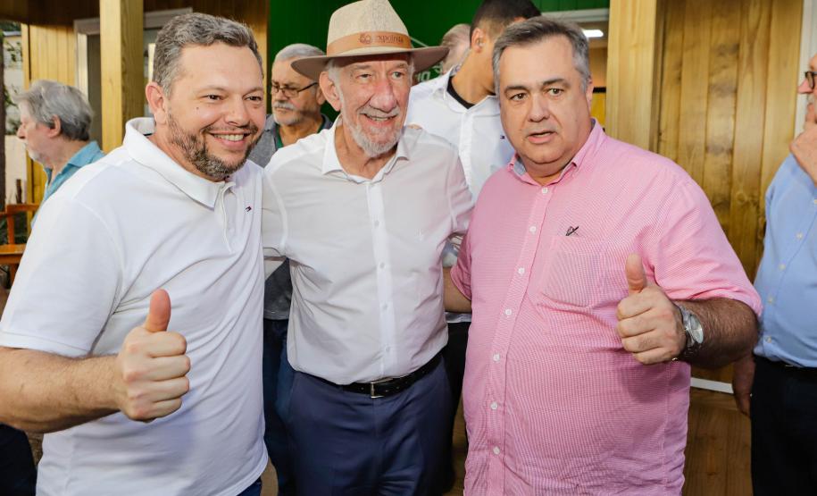 Governador em exercício destaca força do agro paranaense em visita à Expoingá