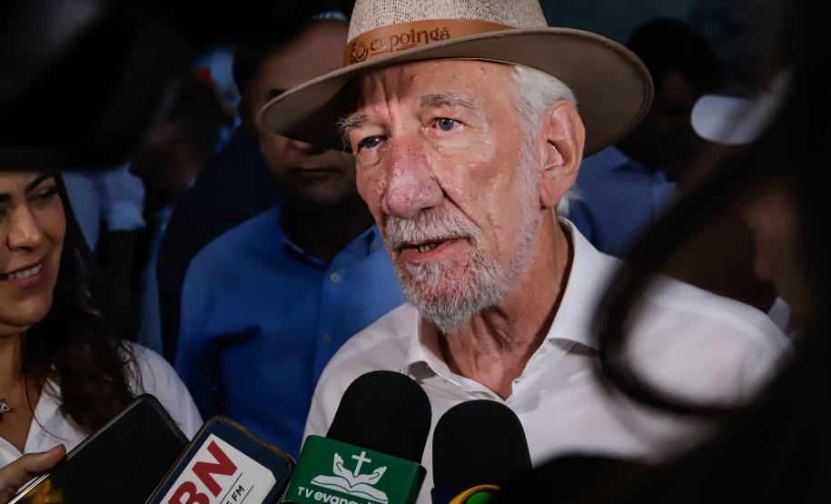Governador em exercício destaca força do agro paranaense em visita à Expoingá