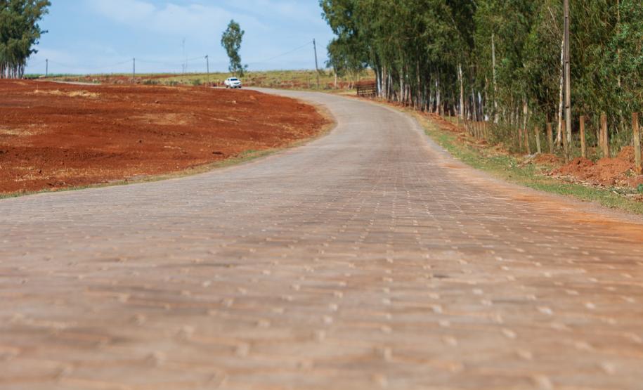 Estado inaugura pavimentação de estrada que liga Paraíso do Norte a Nova Aliança do Ivaí