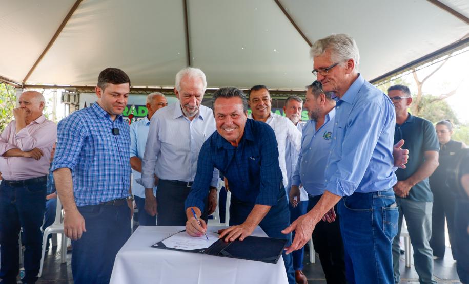 Estado inaugura pavimentação de estrada que liga Paraíso do Norte a Nova Aliança do Ivaí