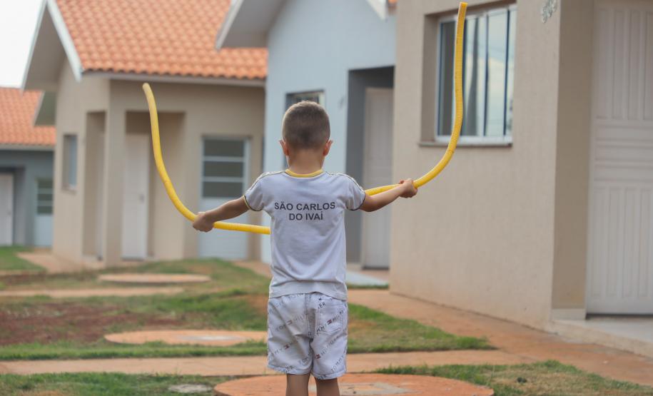 Piana inaugura residencial que beneficia 40 famílias de São Carlos do Ivaí