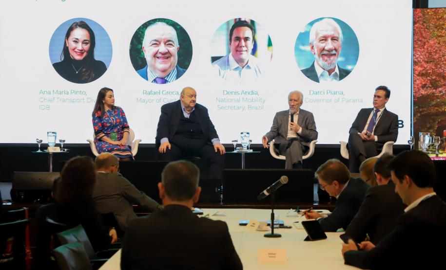 Piana participa de seminário sobre eletromobilidade no transporte público, em Curitiba