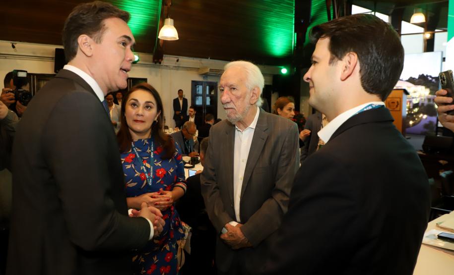 Piana participa de seminário sobre eletromobilidade no transporte público, em Curitiba