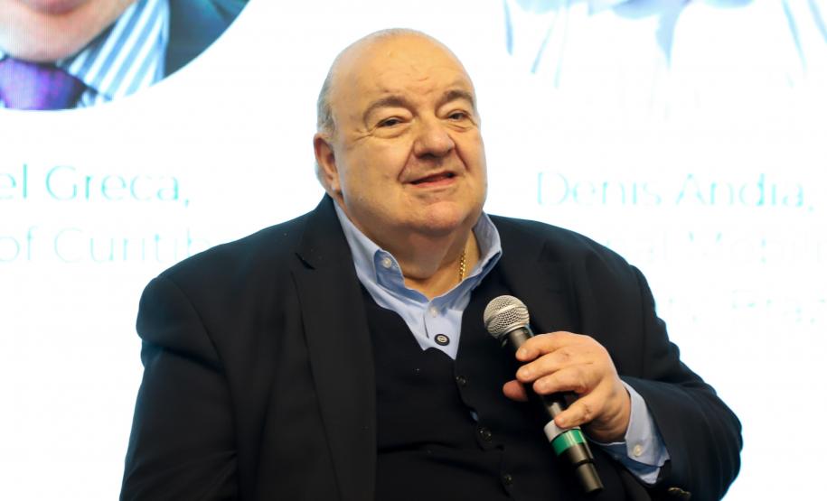 Piana participa de seminário sobre eletromobilidade no transporte público, em Curitiba