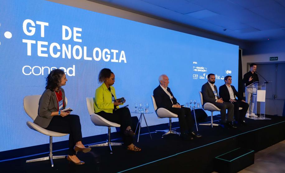 Piana destaca avanços do Paraná em evento que discute tecnologia no ensino público