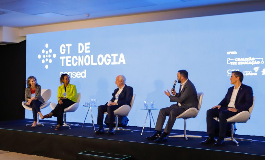 Piana destaca avanços do Paraná em evento que discute tecnologia no ensino público