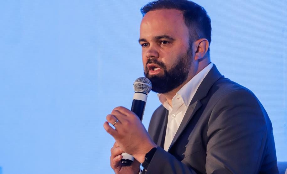 Piana destaca avanços do Paraná em evento que discute tecnologia no ensino público