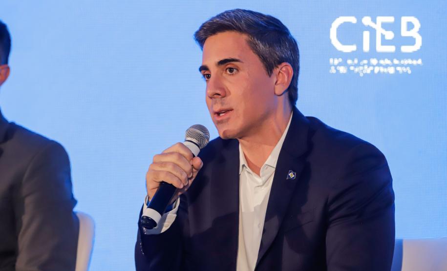 Piana destaca avanços do Paraná em evento que discute tecnologia no ensino público