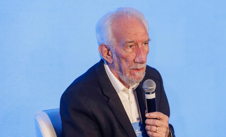 Piana destaca avanços do Paraná em evento que discute tecnologia no ensino público