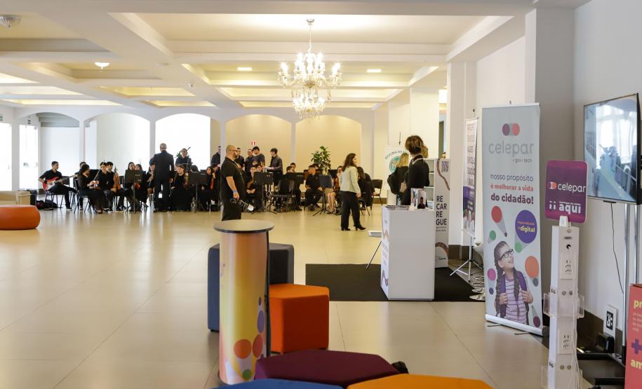 Piana destaca avanços do Paraná em evento que discute tecnologia no ensino público