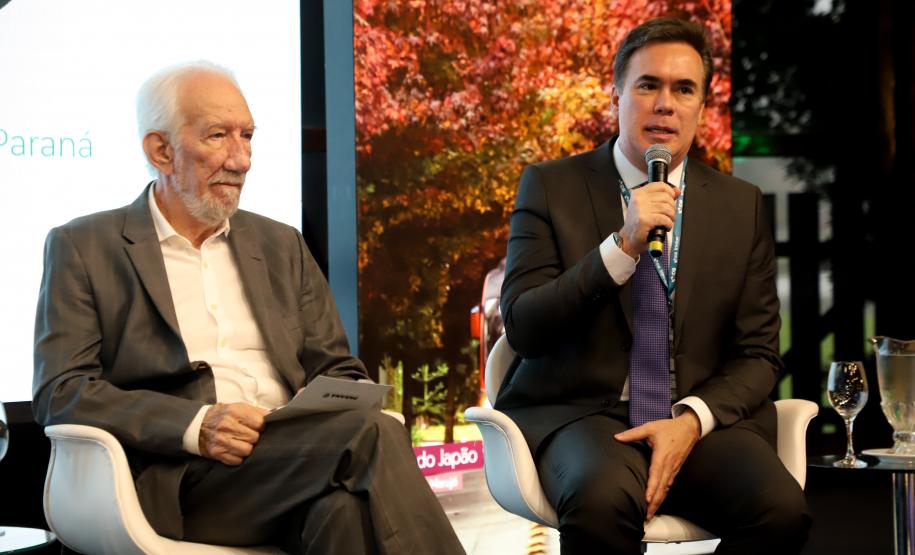 Piana participa de seminário sobre eletromobilidade no transporte público, em Curitiba