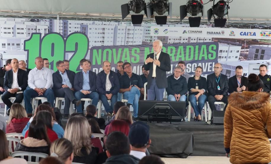 Casa Fácil Paraná: com apoio do Estado, 192 famílias de Cascavel recebem moradias