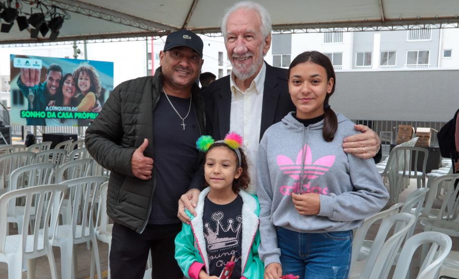 Casa Fácil Paraná: com apoio do Estado, 192 famílias de Cascavel recebem moradias