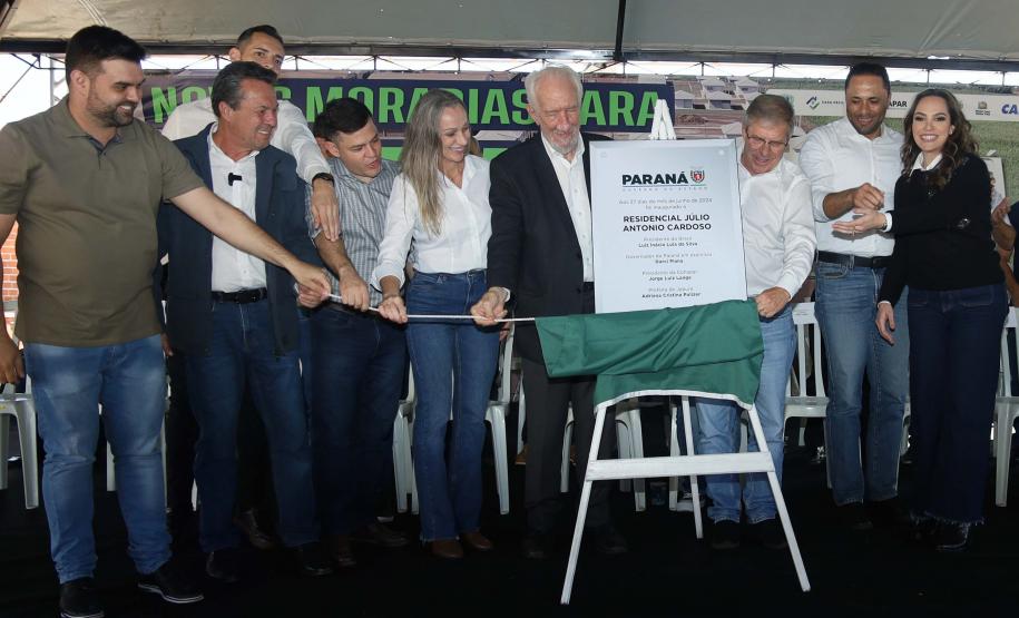 Com apoio do Estado, 67 famílias de Japurá recebem as chaves da casa própria