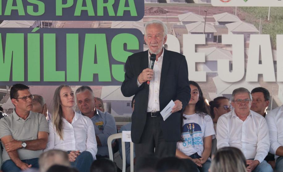 Com apoio do Estado, 67 famílias de Japurá recebem as chaves da casa própria