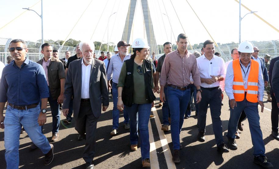 Darci Piana e presidente do Paraguai visitam Ponte da Integração, em Foz do Iguaçu