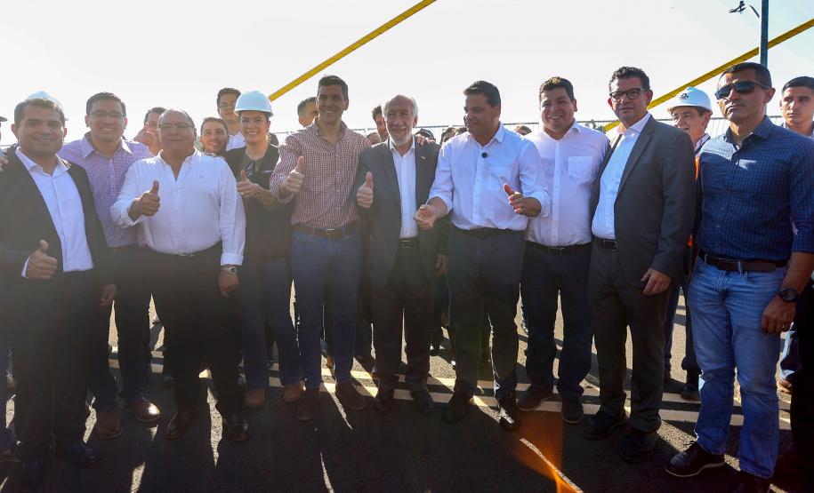 Darci Piana e presidente do Paraguai visitam Ponte da Integração, em Foz do Iguaçu