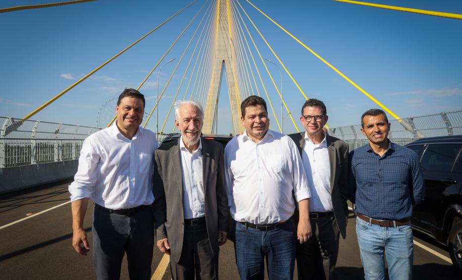 Darci Piana e presidente do Paraguai visitam Ponte da Integração, em Foz do Iguaçu