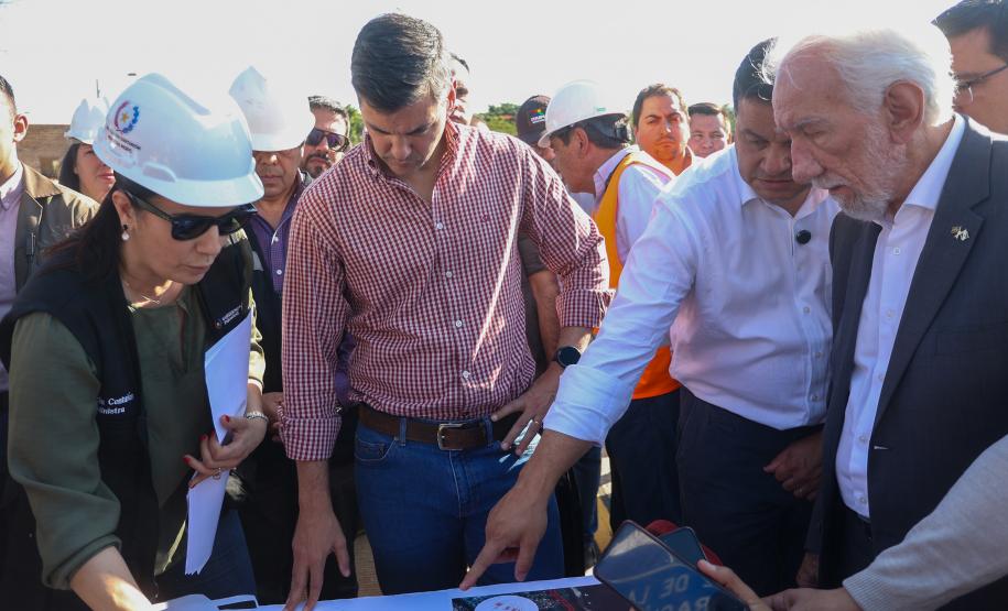 Darci Piana e presidente do Paraguai visitam Ponte da Integração, em Foz do Iguaçu