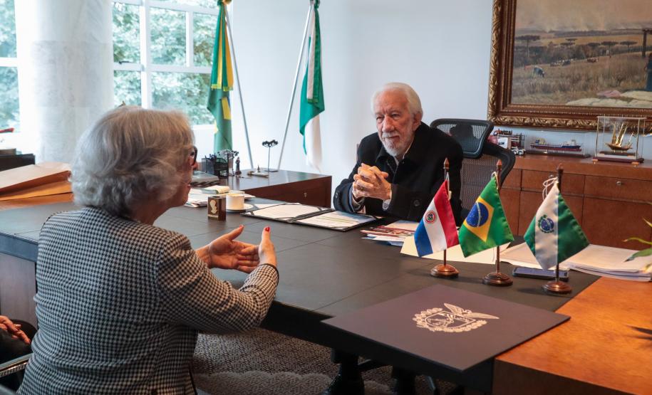Piana apresenta potenciais logísticos e turísticos para nova cônsul do Paraguai