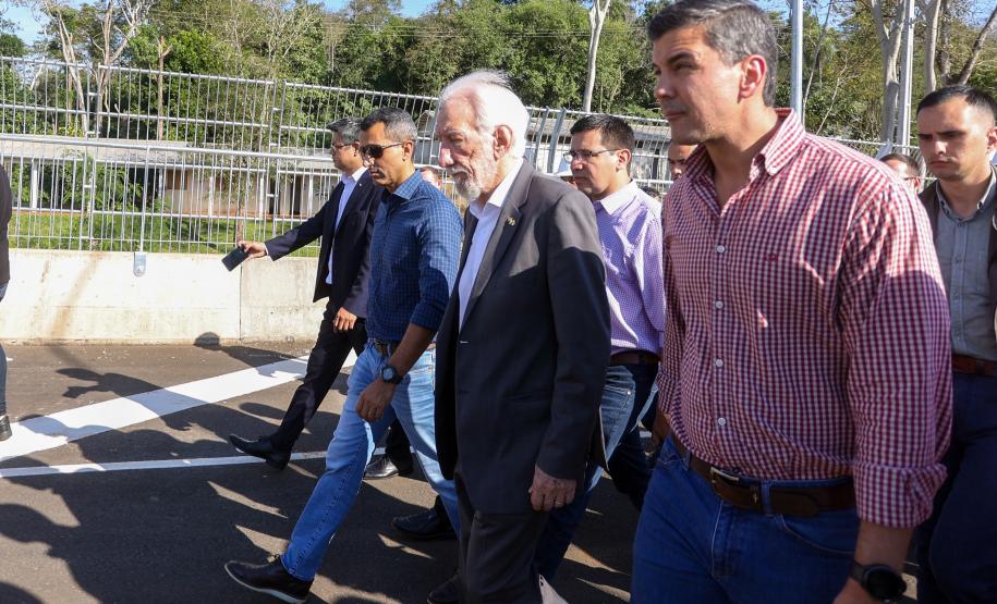 Darci Piana e presidente do Paraguai visitam Ponte da Integração, em Foz do Iguaçu