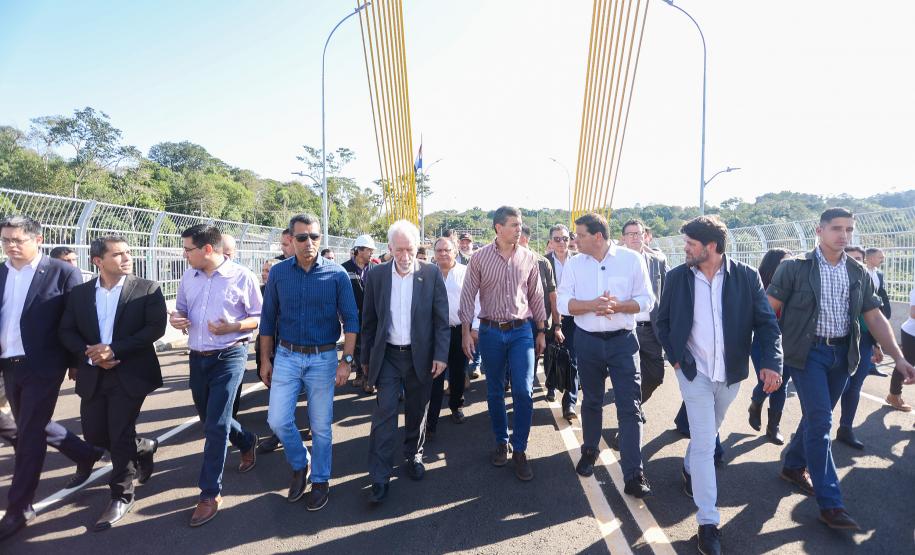 Darci Piana e presidente do Paraguai visitam Ponte da Integração, em Foz do Iguaçu