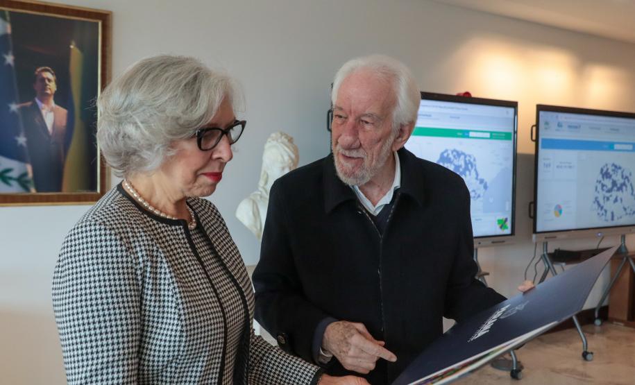 Piana apresenta potenciais logísticos e turísticos para nova cônsul do Paraguai