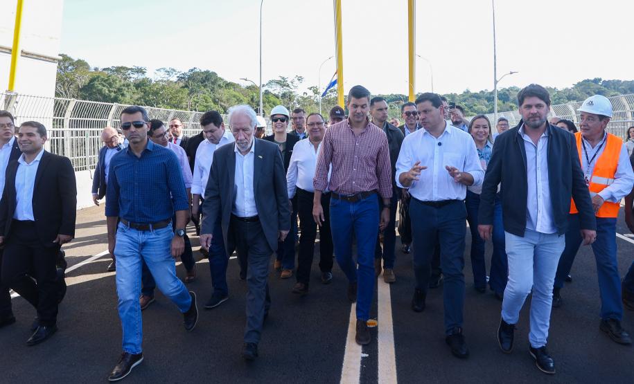 Darci Piana e presidente do Paraguai visitam Ponte da Integração, em Foz do Iguaçu