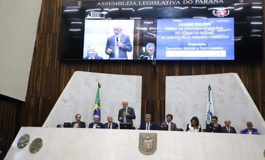 Piana participa da entrega do título de Cidadão Honorário do Paraná a Paulo Pennacchi