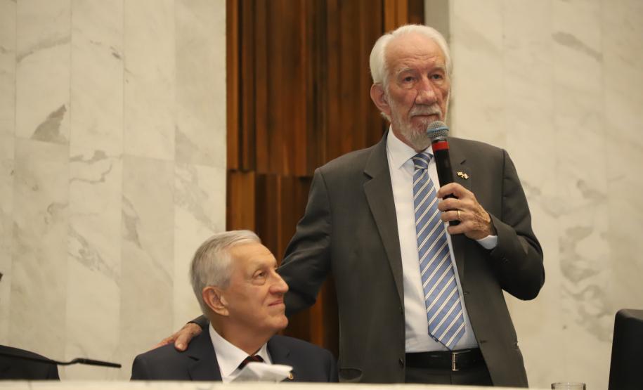 Piana participa da entrega do título de Cidadão Honorário do Paraná a Paulo Pennacchi