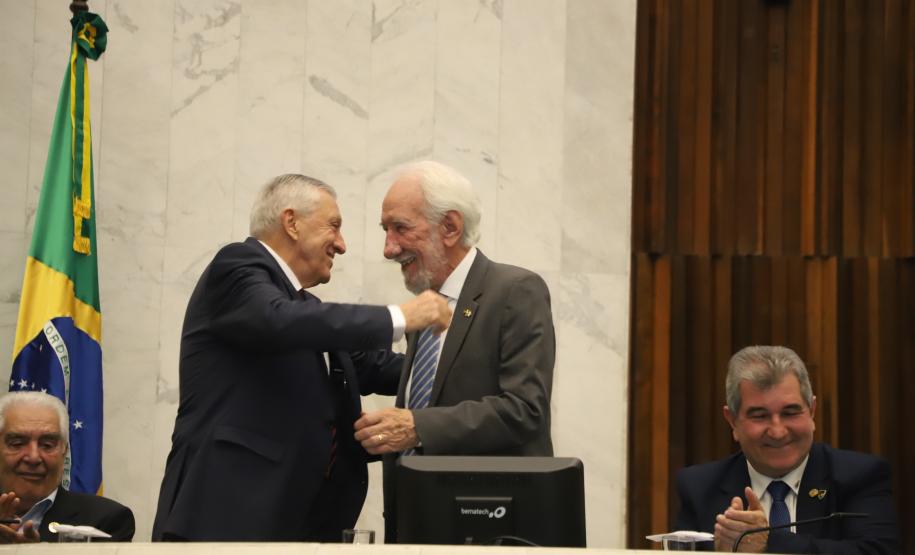 Piana participa da entrega do título de Cidadão Honorário do Paraná a Paulo Pennacchi